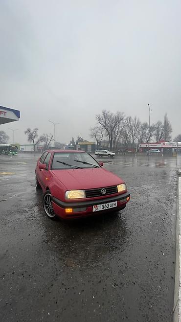 Volkswagen: Volkswagen Vento: 1993 г., 1.8 л, Механика, Бензин, Седан — 1
