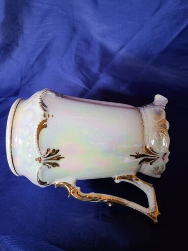 Čajnici: Bokal porcelan,sedef glazura 1914 do 1918godina. Bokal je na lalafo.rs — 11 Čajnici: Bokal porcelan,sedef glazura 1914 do 1918godina. Bokal je — 11