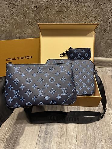 Барсетки: Барсетка, Louis Vuitton, Материал: Экокожа, Множество карманов, Регулируемый ремень, Съёмный ремень, Новый — 7