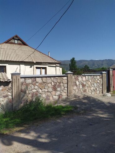 куплю дом в беловодский: 100 м², 4 комнаты, Забор, огорожен