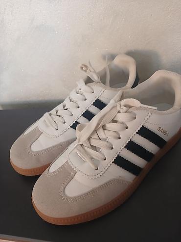 celika: Adidas Samba patike – klasičan model - Boja: bela osnova sa crnim — 3