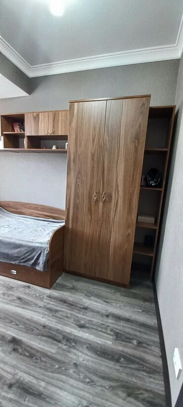 мебель для коридора: Продаю детский спальный гарнитур Б/У: -Шкаф-(высота-2,22; ширина-90;
