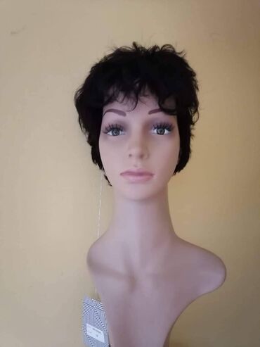 Perike i klipse: Perike
Cena 3200din — 14