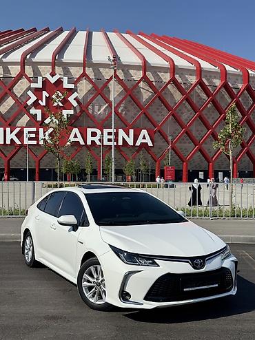 byd e1: Toyota Corolla: 2023 г., 1.8 л, Автомат, Гибрид, Седан — 2