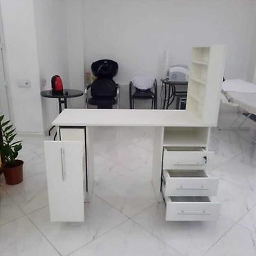 salon şkaf: DF ofis mebeliDF-Ofis Mebel Əsas xüsusiyyətlər: 130*50 ölçü Erqonomik — 1