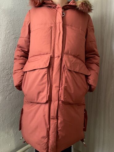 uniqlo куртка женская зимняя: Пуховик, По колено, С капюшоном, S (EU 36)