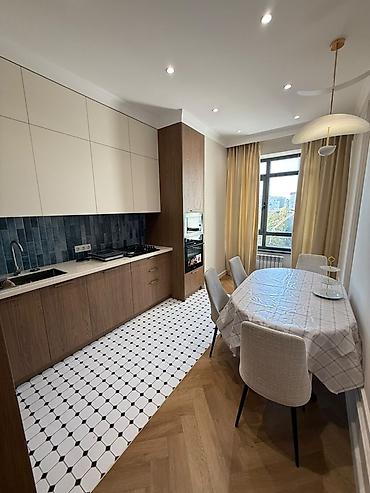 23000 som flat: 🏡 Сдаётся 2-комнатная квартира в ЖК «Аристократ» 📍 Рядом с Мега — 2
