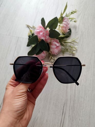 fendi naocare zenske: Sunglasses, color - Black