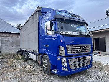 Тягач, Volvo, 2012 г., Тентованный