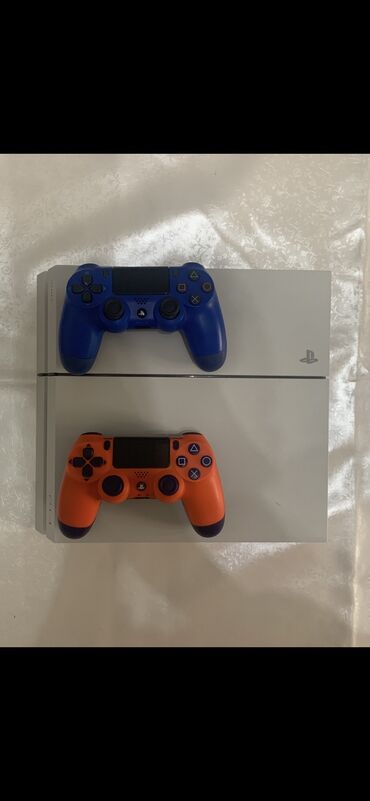ремонт магнитафонов: PlayStation 4 идеальное состояние. 2 джойстика. Память 500 гигабайт