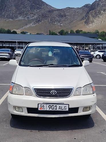 210 2 2: Toyota Gaia: 2002 г., 2 л, Автомат, Бензин, Минивэн — 4