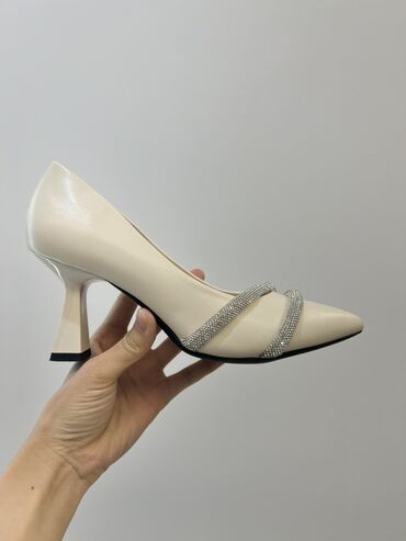 туфли на прокат: Покупали за 2200, носили только один раз, на той 🤣