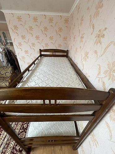 bunk bed: Двухъярусная кровать из массива дерева с двумя матрасами - Материал — 4
