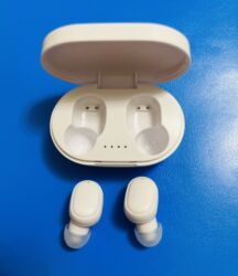 купить зарядный кейс для наушников: Беспроводные наушники-вкладыши с зарядным кейсом - Форм-фактор