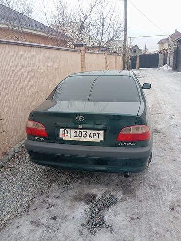 Toyota: Toyota Avensis: 2002 г., 1.8 л, Механика, Бензин, Седан