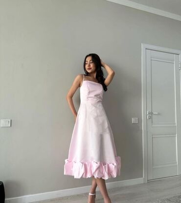 розовое красивое платье: Вечернее платье, Средняя модель, Без рукавов, M (EU 38)