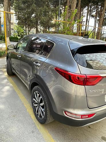Kia: Kia Sportage: 1.7 l | 2017 il Krossover — 11