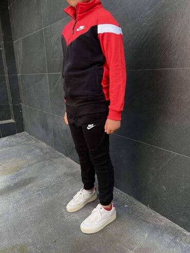 Komplet trenerke: Decije trenerke
Unisex
8 - 14
Uvoz Turska
3200 — 11