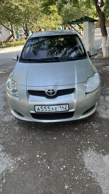 сдаю в аренду авто с выкупом: Toyota Auris: 2008 г., 1.6 л, Робот, Бензин, Хэтчбэк