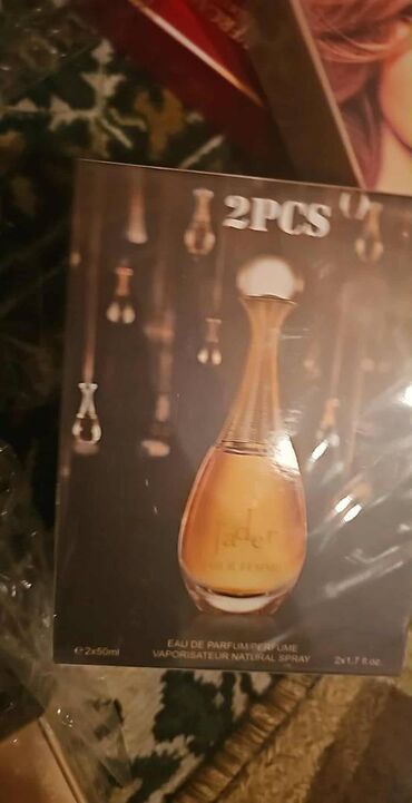 Parfemi: Set poklon parfema – razni mirisi - Cool Girl – ženski parfem. Kutija — 8