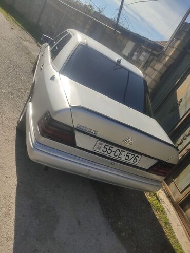 Mercedes-Benz: Mercedes-Benz W124: 2.3 l | 1989 il Sedan — 8