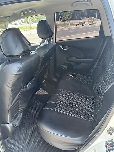 fit 2: Honda Fit: 2010 г., 1.5 л, Автомат, Бензин, Хэтчбэк — 8