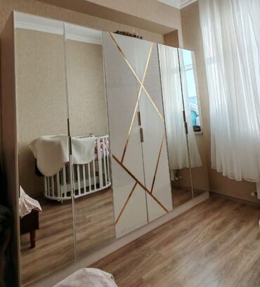 bizim ev mebel şeheri: Dolab satılır 250₼. Ölçü dəqiq deyil.Ünvan Hövsan. 3101 Sevil1