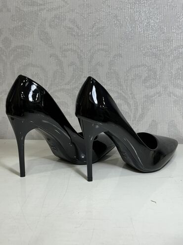 женская обувь новое: Туфли & Other Stories, 40, цвет - Черный