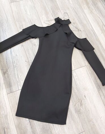 Dresses: M (EU 38), color - Black, Evening, Other sleeves