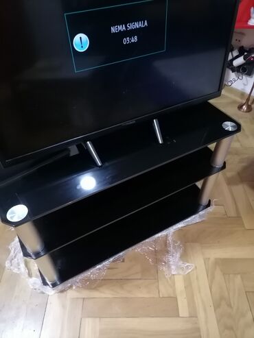 Komode: Sto stakleni ispravan dobar za TV. Kao nov je. Oko 80 /40 /50 — 15