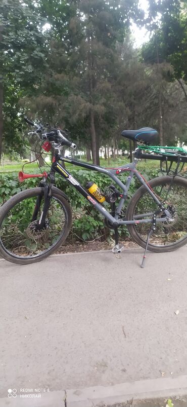 haro велосипед: В хорошем состоянии рама алюминиевая 21 колеса 26 производства