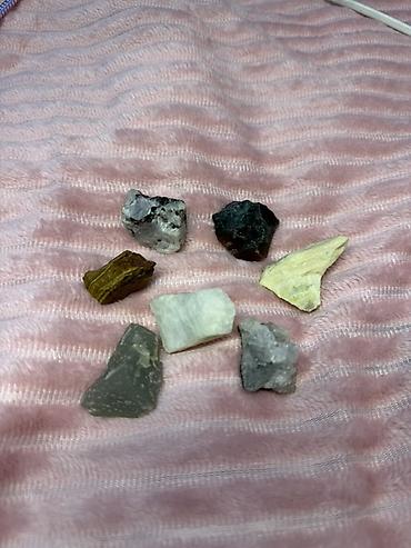 pələng şəkilləri: Təbii mineral daşlar dəsti – 7 ədəd Məhsul təsviri: - Qarışıq xam daş — 2