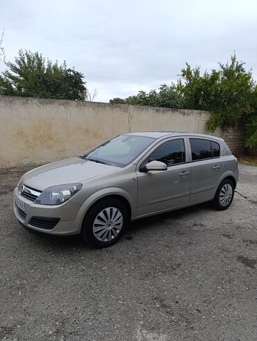 Digər aksesuarlar: Opel kalpaklar yaxşı vəziyyətdədir 4ədədi 35azn 16lıq disk üçün