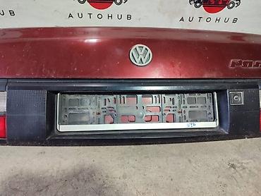 1990: Накладка на крышку багажника Volkswagen Passat B3 1.8 1990 (б/у) — 1