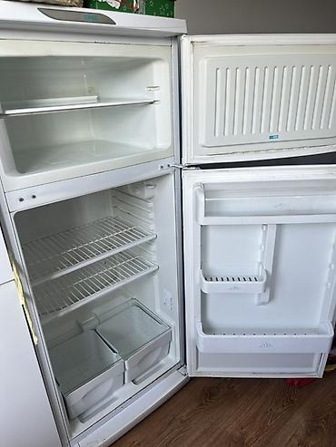 mini refrigerator: Холодильник двухкамерный Stinol (верхняя морозильная камера, нижняя — 2