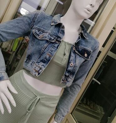 Ostale jakne, kaputi, prsluci: Prelepa teksas jakna
vel s
Moschino
uvoz Turska — 5