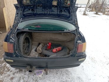 Audi: Audi 80: 1987 г., 1.8 л, Механика, Бензин, Седан — 12