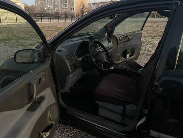 Mitsubishi: Mitsubishi Space Star: 2001 г., 1.6 л, Механика, Бензин, Хэтчбэк — 9