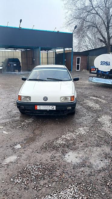 Volkswagen: Volkswagen Passat: 1988 г., Седан — 1