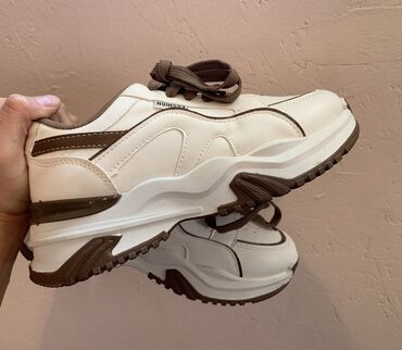 суусар тумак баасы бишкек: Спорттук бут кийим