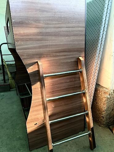 bunk bed: Двухъярусная кровать из ЛДСП с матрасами, Б/У, 1.80×75см, (самовывоз) — 3