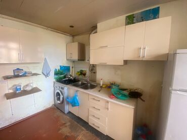 кухонный гарнитур бу: Bu mətbəx təməl mebel dəsti iki divar şkafı və lavabo, soba və