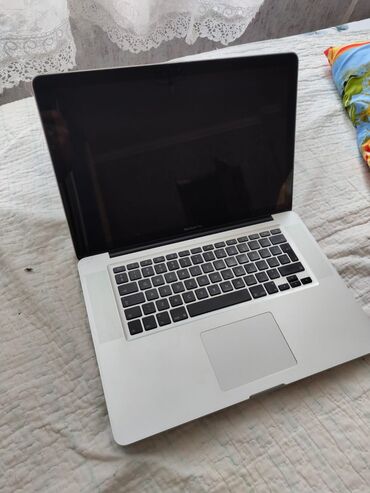 Serverlər: Apple MacBook, 15.4 ", Intel Core i7, 512 GB, Ünvandan götürmə