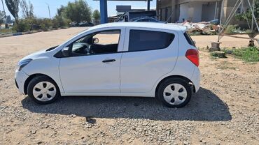обмен с моей доплатой: Chevrolet Spark: 2017 г., 0.1 л, Вариатор, Бензин, Хэтчбэк
