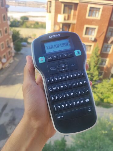 DYMO ətir üzərinə ad yazan aparat yenidən seçilmir heç bir problemi
