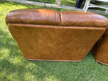 kvalitetni trosedi na razvlačenje: Three-seat sofas, Leather, color - Brown, Used