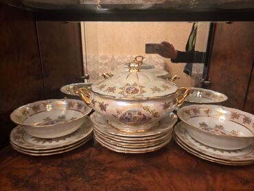 Digər dəstlər və servizlər: Klassik kəsimli büllur dəst razlasma yolu ilə satlir - 2 ədəd hündür — 10