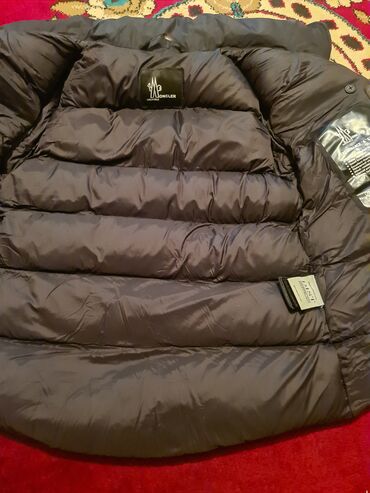 горнолыжные куртки мужские распродажа: Утепленный пуховик Moncler черного цвета, предназначенный для защиты