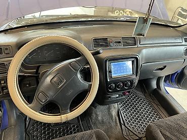 на црв: Honda CR-V: 2001 г., 2 л, Автомат, Газ, Кроссовер — 3