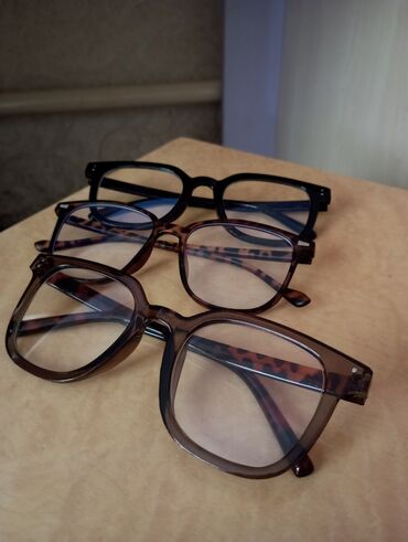 умные очки: Продаю очки нулёвки 1. чёрные 150 сом 2. леопардовые 200 сом 3